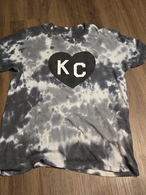 KC Charlie Hustle Heart Tie-Dye Short Sleeve Tee - Gray & White